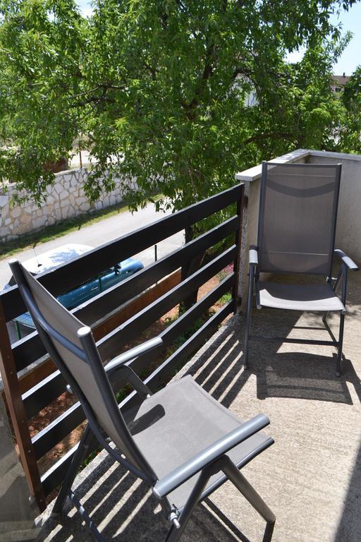 Apartman Din-Pula Exterior foto