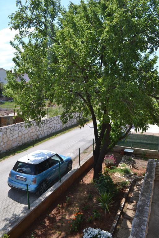 Apartman Din-Pula Exterior foto